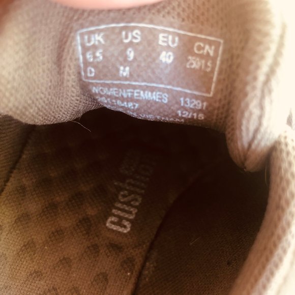 Clarks Soft Cushion Taupe Slip On Shoes 9 - Picture 6 of 9